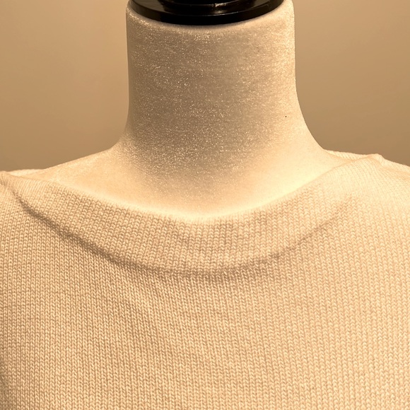 White sweater - Picture 4 of 5